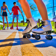 Load image into Gallery viewer, Fit-Tru Cruze Quad Silver Womens Roller Skates
